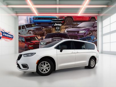 Used 2024 Chrysler Pacifica Touring-L