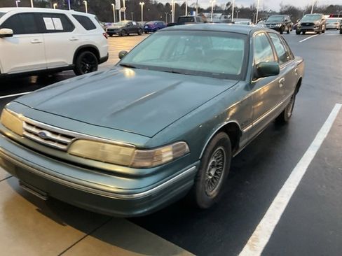 Used 1995 Ford Crown Victoria LX image 11