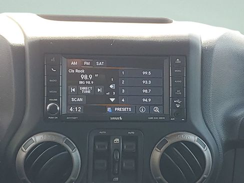 Used 2018 Jeep Wrangler Unlimited Sport S AWD/4WD image 14