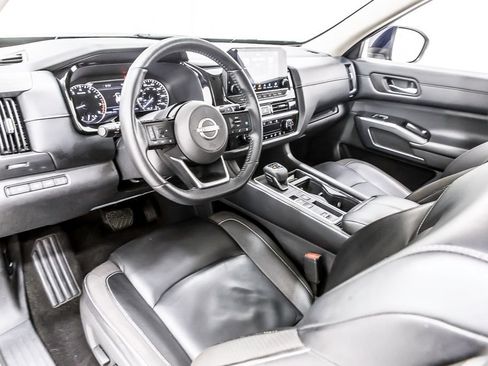 Used 2022 Nissan Pathfinder SL w/ Lighting Package (N92) FWD image 26