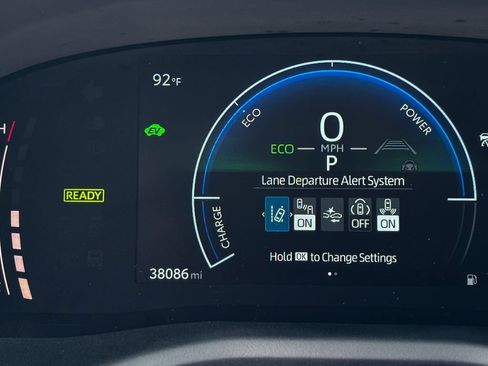 Used 2025 Toyota Camry SE w/ Convenience Package AWD/4WD image 33