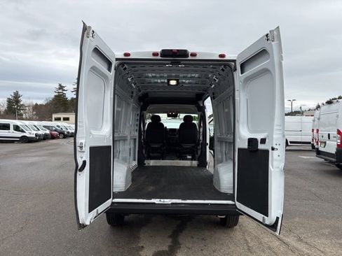 Used 2025 RAM ProMaster 2500 w/ Convenience Group FWD image 12