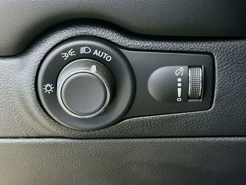 Used 2025 Dodge Durango R/T image 27