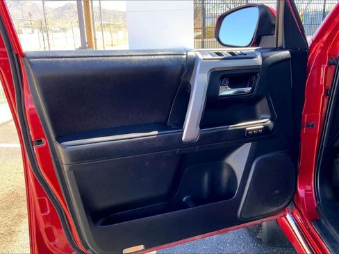 Used 2014 Toyota 4Runner Limited image 22