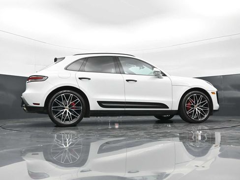 Certified 2023 Porsche Macan S AWD/4WD image 42
