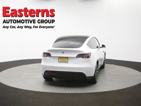 Used 2022 Tesla Model Y Long Range AWD/4WD image 32