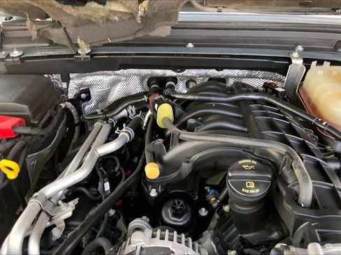 Used 2024 Jeep Gladiator Mojave w/ Safety Group AWD/4WD image 32