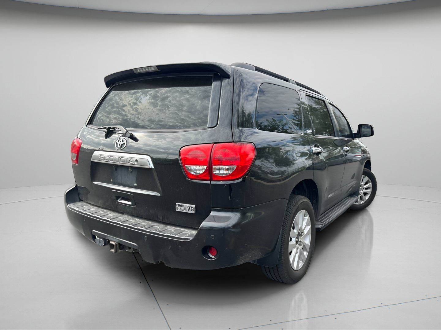 Used 2014 Toyota Sequoia Platinum AWD/4WD image 5