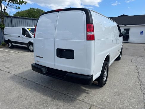 Used 2018 Chevrolet Express 2500 w/ Driver Convenience Package image 11
