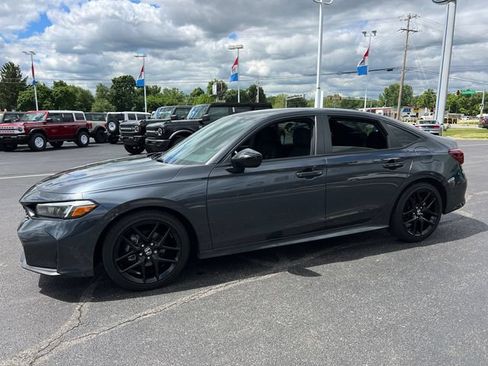 Used 2025 Honda Civic Sport image 3