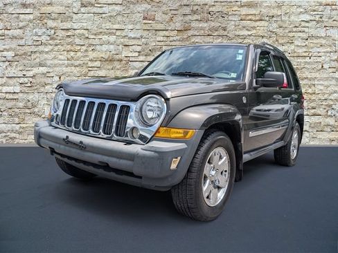 Used 2005 Jeep Liberty Limited AWD/4WD image 5