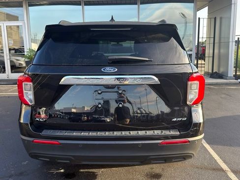 Used 2023 Ford Explorer XLT AWD/4WD image 6