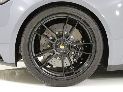 Used 2024 Porsche 911 Carrera GTS RWD image 18