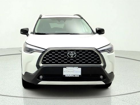 Used 2025 Toyota Corolla Cross XLE w/ Convenience Package AWD/4WD image 2