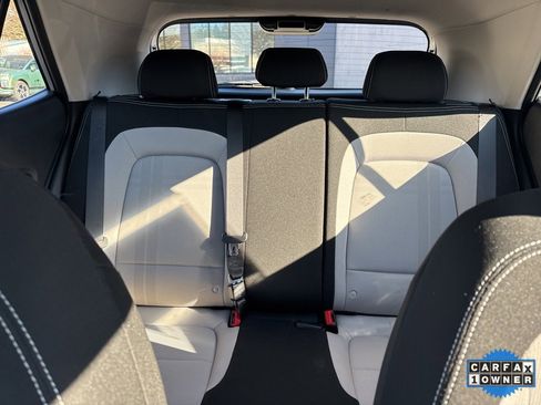 Used 2025 Hyundai Venue SEL image 26