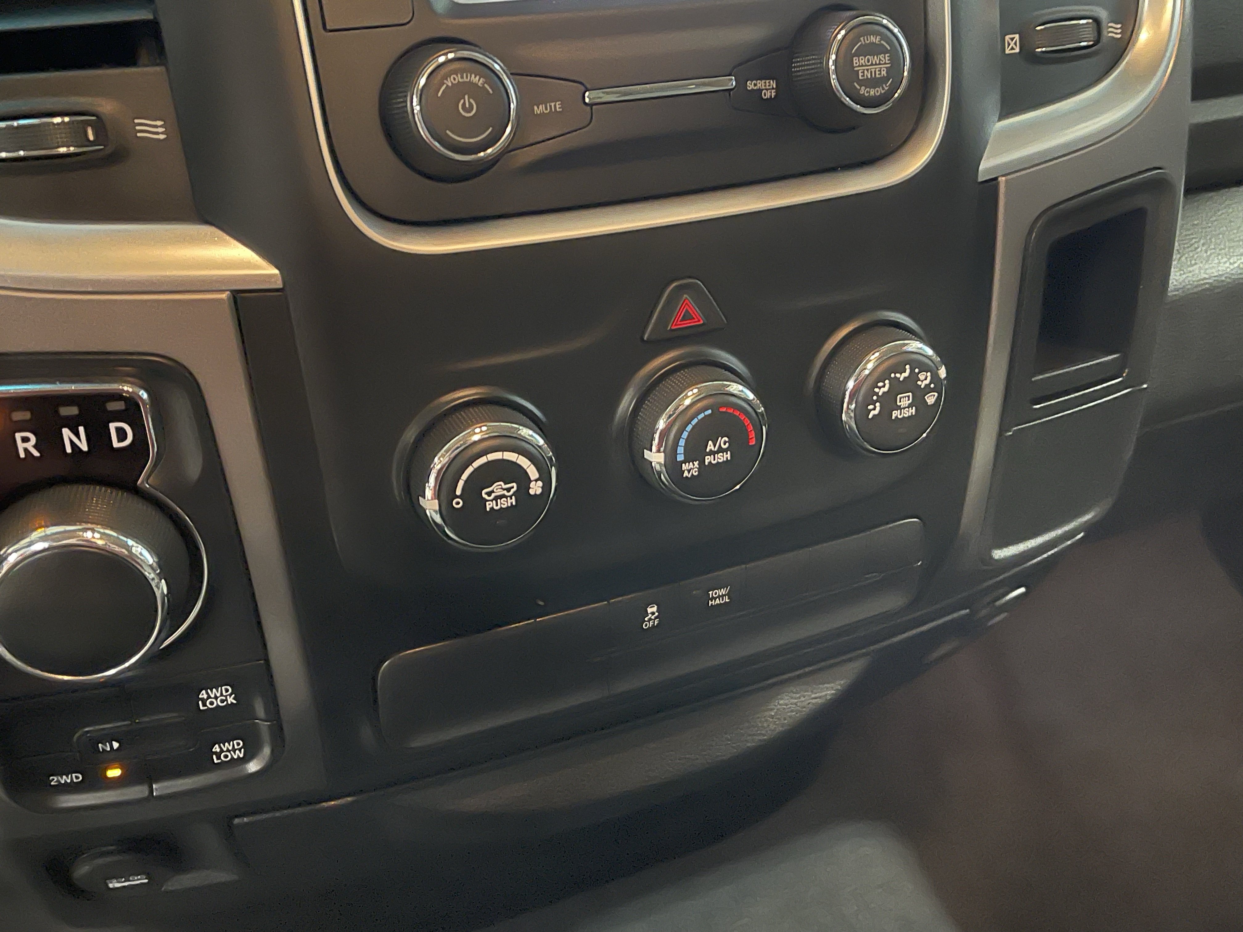 Certified 2022 RAM 1500 Classic SLT AWD/4WD image 24