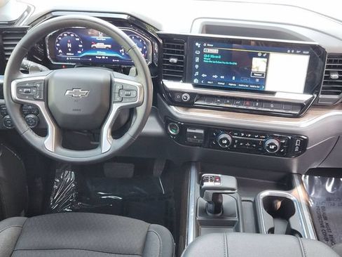 Used 2025 Chevrolet Silverado 1500 LT Trail Boss w/ Convenience Package II AWD/4WD image 27