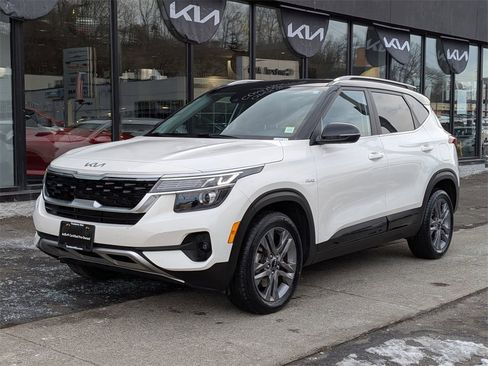 Certified 2023 Kia Seltos S image 2