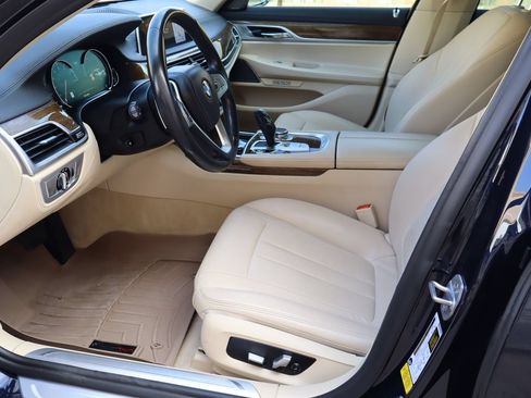 Used 2018 BMW 740i RWD image 15