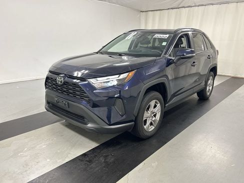 Used 2022 Toyota RAV4 XLE w/ Convenience Package AWD/4WD image 5