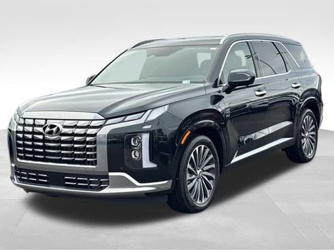 Used 2025 Hyundai Palisade Calligraphy image 2