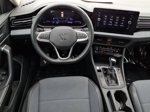 Certified 2026 Volkswagen Jetta SE FWD image 26