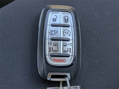 Used 2023 Chrysler Voyager LX image 27