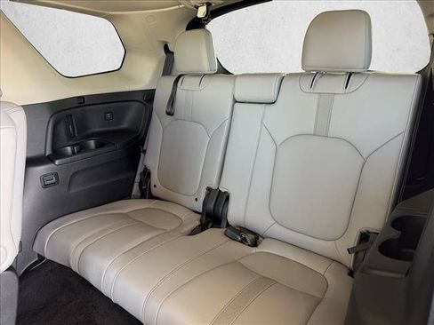 Used 2024 Honda Pilot EX-L image 11