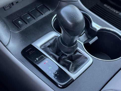 Used 2019 Toyota Highlander LE image 29