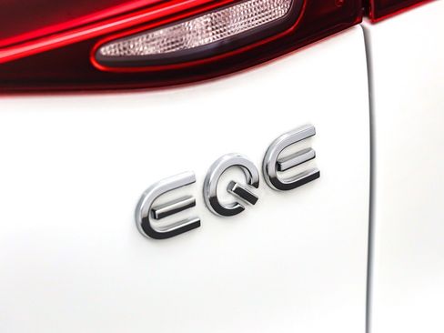 New 2025 Mercedes-Benz EQE AMG 4MATIC SUV image 9
