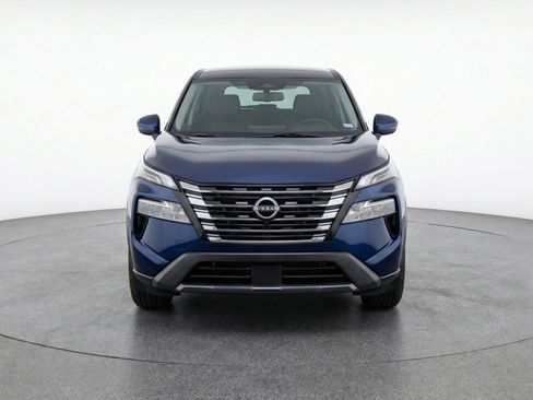 Used 2025 Nissan Rogue SV AWD/4WD image 2