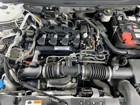 Used 2018 Honda Accord Touring image 30