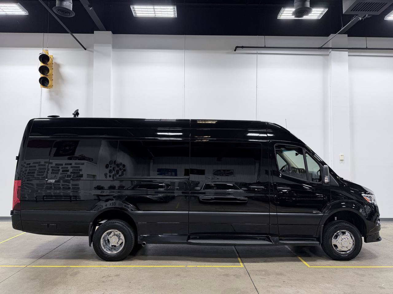 Used 2023 Mercedes-Benz Sprinter 3500 image 8