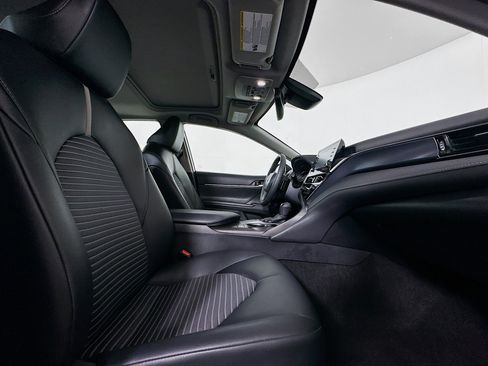 Used 2023 Toyota Camry SE w/ Cold Weather Package image 30