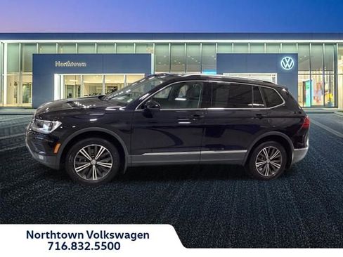 Used 2018 Volkswagen Tiguan SEL AWD/4WD image 2