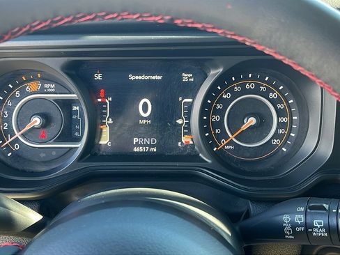 Used 2024 Jeep Wrangler Unlimited Rubicon image 12