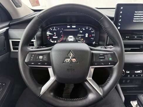 Used 2025 Mitsubishi Outlander SE FWD image 25
