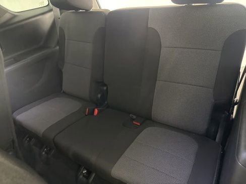 Used 2023 Chevrolet Traverse LT image 21