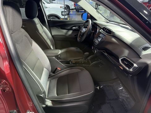 Used 2023 Chevrolet TrailBlazer LT AWD/4WD image 26