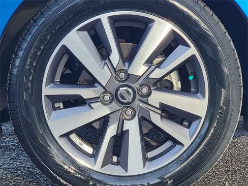 Used 2020 Nissan Versa SV image 17