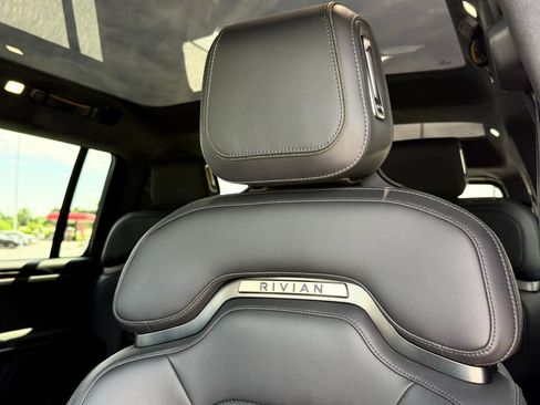 Used 2023 Rivian R1S Adventure AWD/4WD image 32