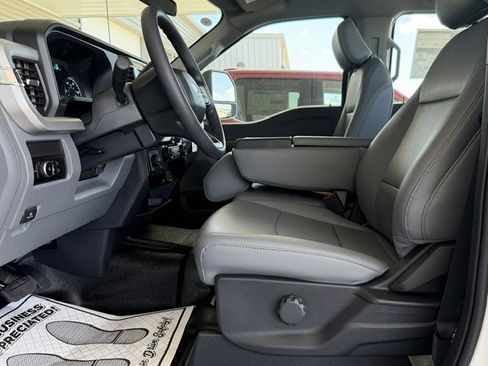 New 2026 Ford F250 XL w/ XL Off-Road Package AWD/4WD image 6