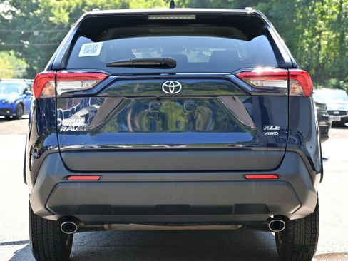 Used 2020 Toyota RAV4 XLE w/ All Weather Liner Package AWD/4WD image 4