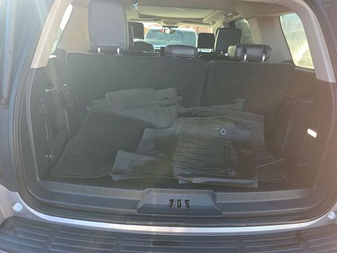 Used 2024 Ford Expedition XLT image 17