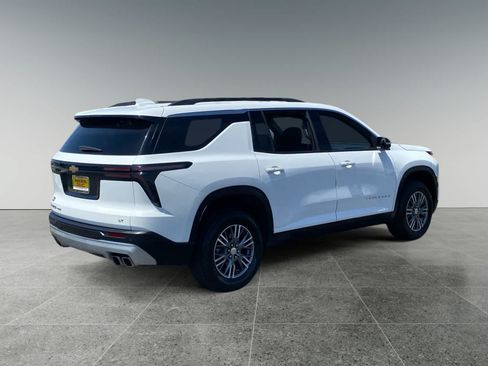 Used 2024 Chevrolet Traverse LT AWD/4WD image 5