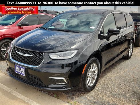 Used 2025 Chrysler Pacifica Select FWD image 1