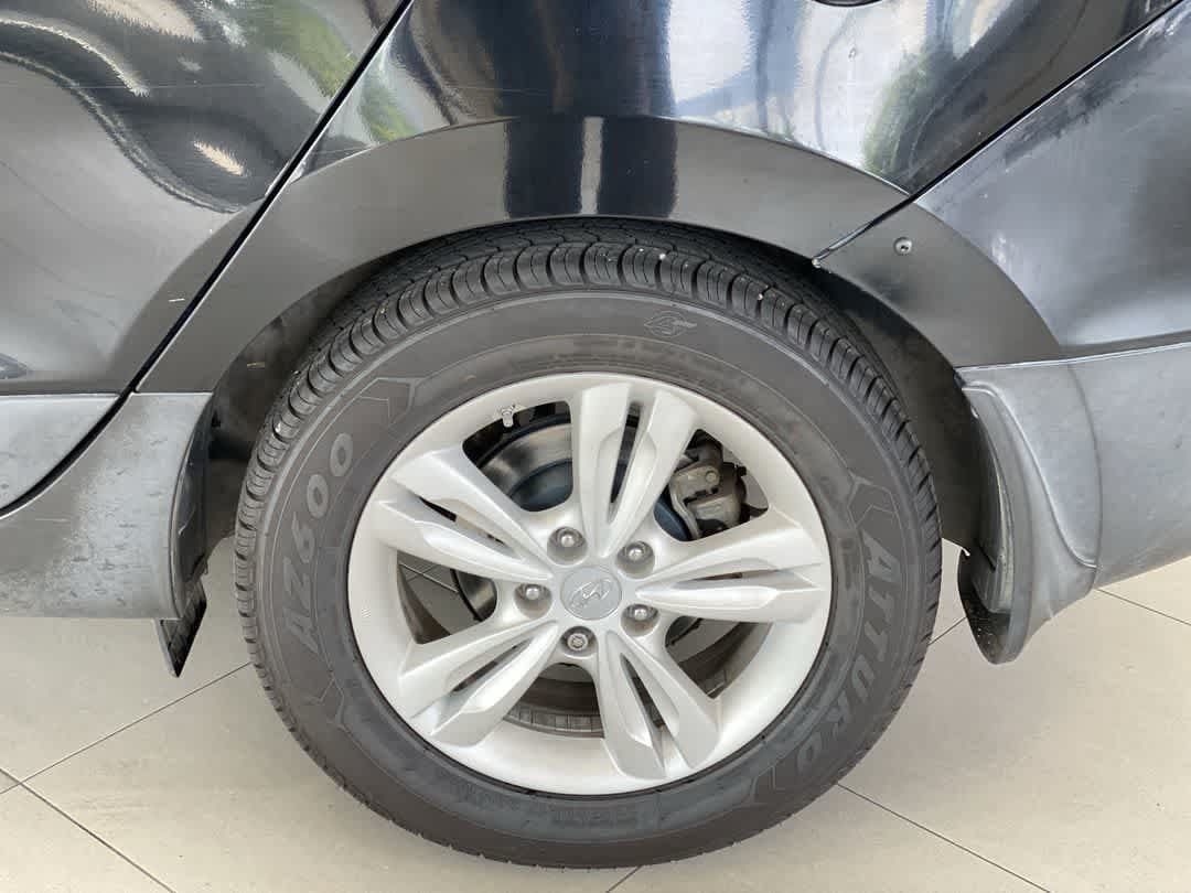 Used 2011 Hyundai Tucson GLS AWD/4WD image 13