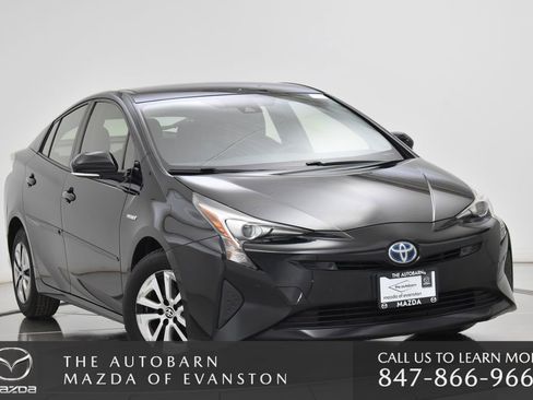 Used 2017 Toyota Prius Three image 1