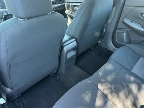 Used 2024 Nissan Sentra SV FWD image 16