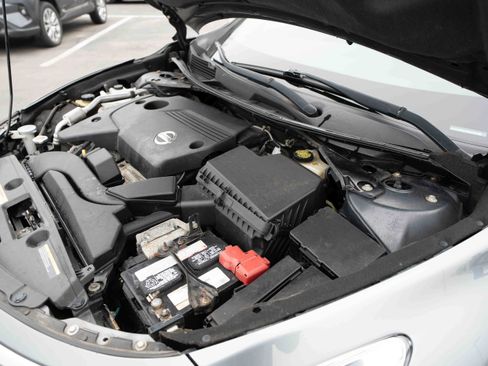 Used 2015 Nissan Altima 2.5 SV w/ Convenience Package image 32